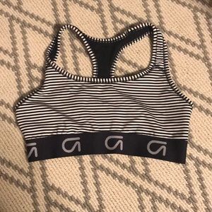 Women’s sports bra